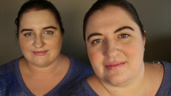 33letá Jennifer z Texasu a 23letá Amber ze Severní Karolíny se sešli pět minut po registraci na internetových stránkách Twin Strangers („Twins Strangers“), což pomáhá lidem najít jejich protějšek z celého světa
