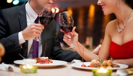романтичне побачення в ресторані   Ви збираєтеся провести незабутнє романтичне побачення зі своєю дівчиною в ресторані
