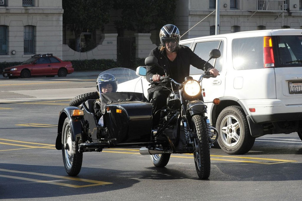 Численні шанувальники зірки знають про давнє пристрасть Бреда Пітта до мотоциклів