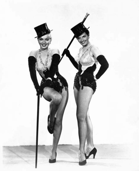 Одна з найбільш пам'ятних її робіт - в комедії «   Джентльмени віддають перевагу блондинкам   »(1953), в якій їй довелося зіткнутися з секс-символом наступного покоління -   Мерилін Монро