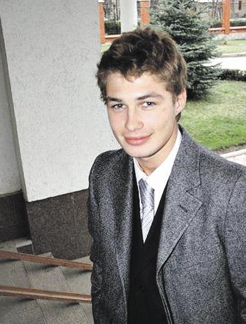 Хлопець живе в Києві, де вчиться в одному з вузів