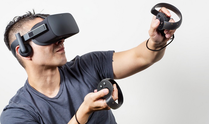 наявність великої кількості ігор і додатків з технологією VR;   підтримують звичайні 3D-ігри (правда, якість зображення буде дещо гірше);   підходять для перегляду 3D-фотографій і відео;   відкривають нові можливості для проведення конференцій, зустрічей, навчання і віртуальних подорожей