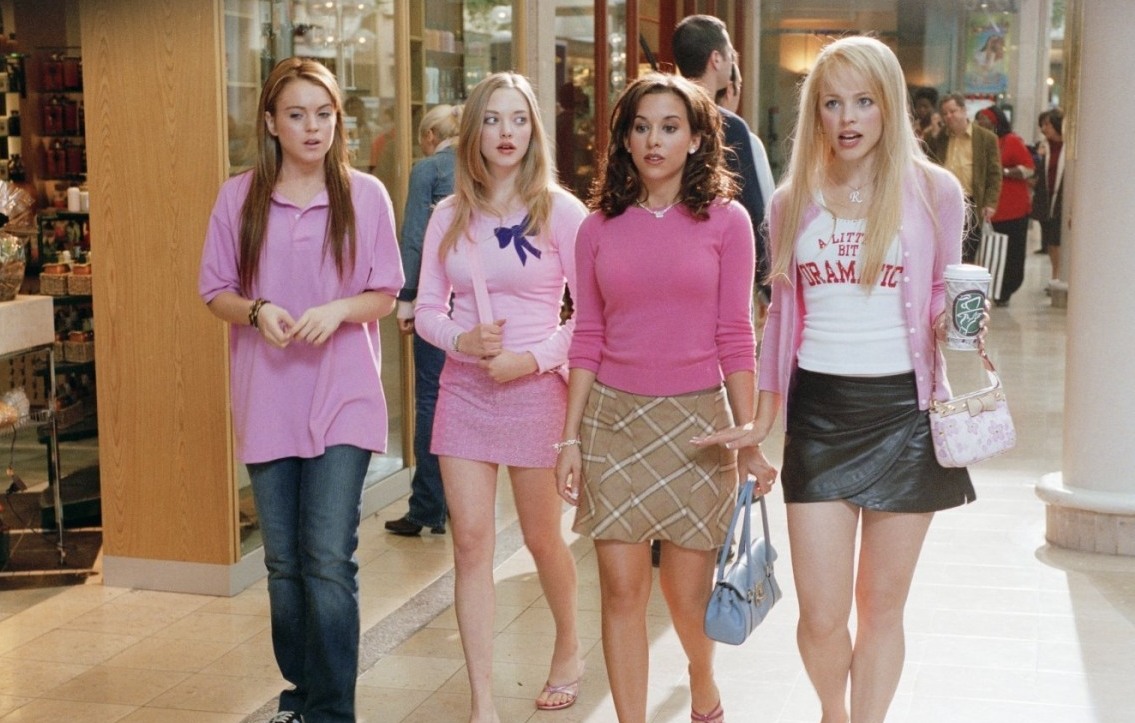 А заправляє тут всім красуня Реджина