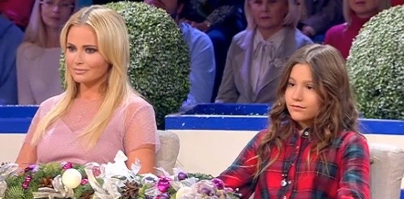 Ми взагалі самі нудні », - аргументувала   Роза Сябітова   і дочка Дано, хоч і знехотя, покинула студію