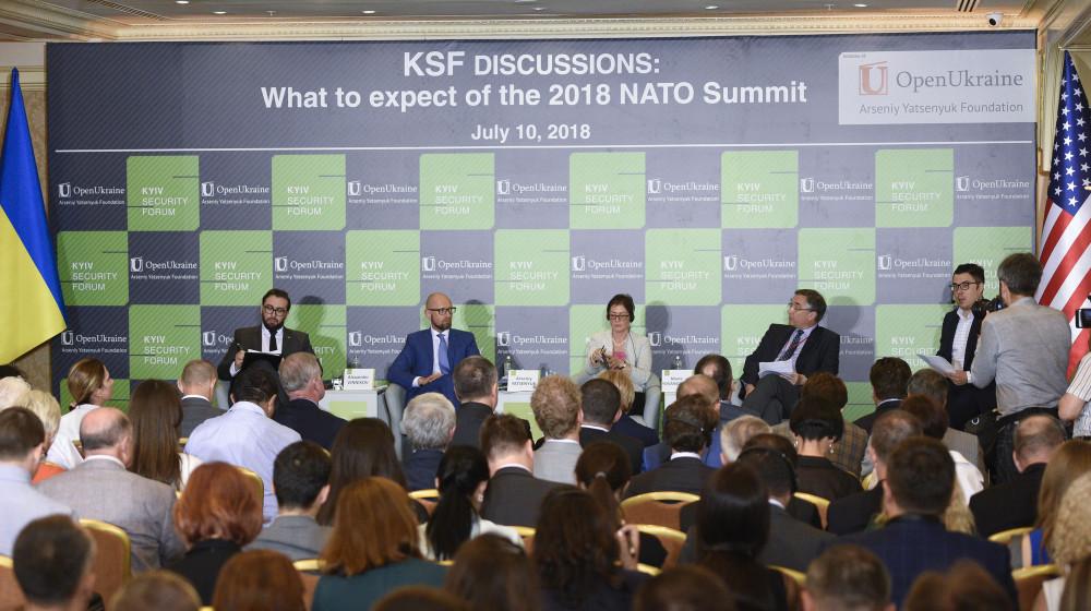 Яценюк підкреслив, що Україна, борючись проти російської збройної агресії, «захищає кордони не тільки України, але і кордони Європи»