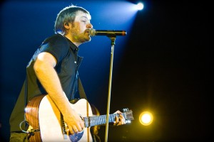 Для людей, яким не подобається їх голос, є чудові новини: можна розвивати власний голос при виконанні легких завдань також, як і відбувається розвиток м'язів при заняттях спортом