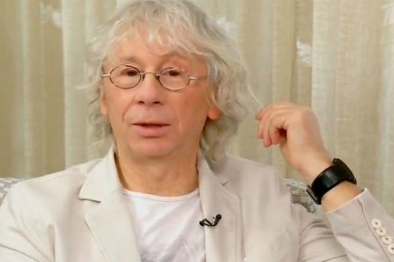 Саме тому я підійшов і запитав номер телефону », - згадав співак