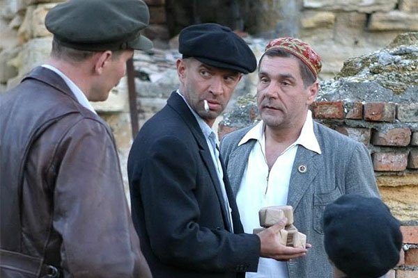 Серіал, знятий режисером   Сергієм Урсуляк   , Оповідає про протистояння чекістів і бандитів у повоєнній Одесі