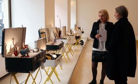 Teреза Брутгансова, фото: Мартіна Шнайбергова   На виставці можна побачити образно-сюжетні, політехнічні, дидактичні та інші іграшки, включаючи чудові зразки дизайну на чолі з незамінним кротик, що стали надбанням відомих зарубіжних художніх галерей, створені іменитими майстрами