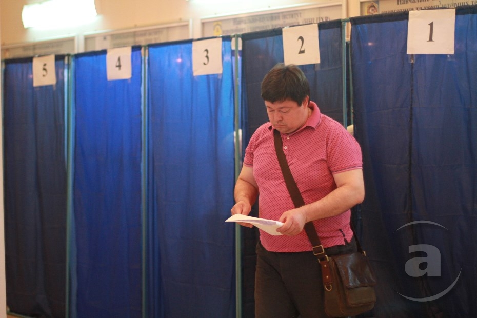 Крім перерахованих вище, у виборах беруть участь Ольга Богомолець, Юрій Бойко, Андрій Гриненко, Михайло Добкін, Олександр Клименко, Валерій Коновалюк, Ренат Кузьмін, Василь Куйбіда, Олег Ляшко, Микола Маломуж, Петро Порошенко, Вадим Рабинович, Володимир Саранов, Василь Цушко, Зорян Шкіряк , Дмитро Ярош