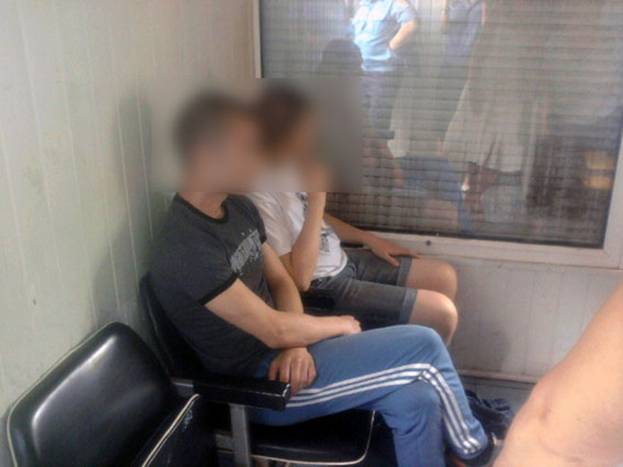 В ході мітингу міліціонери помітили групу людей, які принесли з собою небезпечні предмети