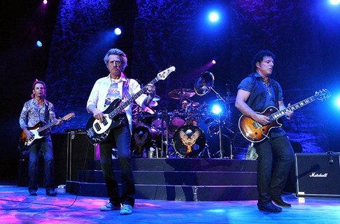 У 2009 році The Eagles оговталися в турне на підтримку свого останнього альбому Long Road Out of Eden