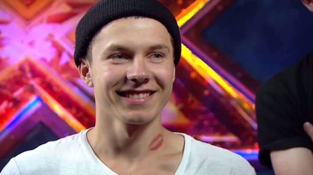 Наступний учасник Миша Панчишин виконав пісню групи Нерви - Кава мій друг