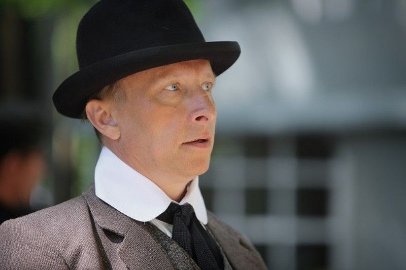 Артур Смольянінов на зйомках серіалу «Ростов»