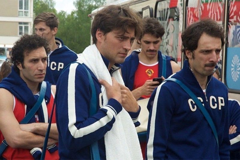 Так, спочатку фільм про перемогу збірної СРСР з баскетболу на Олімпіаді 1972 року в Мюнхені став лідером новорічного прокату, потім обігнав найближчого конкурента - фентезі «   Останній богатир   »- і   став найкасовішим російським фільмом в історії кіноіндустрії   , А потім і зовсім взяв недосяжну раніше планку касових зборів в 2 мільярди рублів