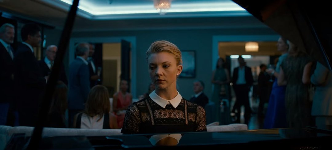 Її спроби врятуватися від переслідування вбивць, блукаючи по соціальному дну британської столиці, і з'ясувати, що сталося з її сусідкою, не можуть вродженим пороком, який ніколи раніше, здається, не ускладнював їй життя - героїня зовсім сліпа