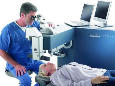 Крім того, згідно з інформацією на офіційному сайті комплексу імені Федорова, в даному медичному закладі вам також є проведення надзвичайно актуальною сьогодні процедури - лазерної корекції