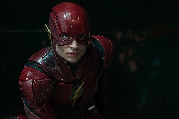 Незважаючи на досить трагічний бекграунд (а комікси DC взагалі відрізняються підвищеною похмурістю), він дивиться на світ широко розкритими очима і взагалі поводиться настільки невимушено, що це не може зачаровувати