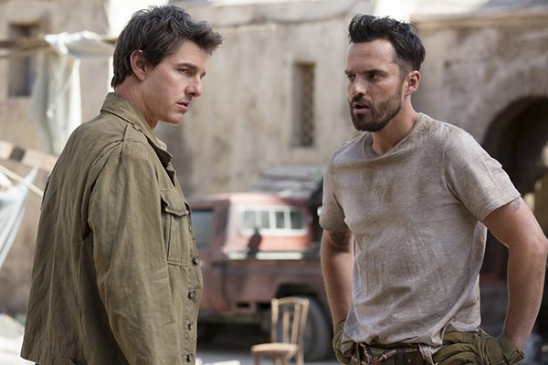 Радує тільки, що Том Круз в свої 54 роки як і раніше бадьорий і крутий