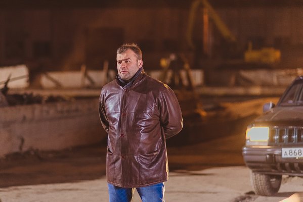 Крім того, поруч з ним виявиться й інша жінка - Ілона, яку він багато років тому врятував з будинку розпусти