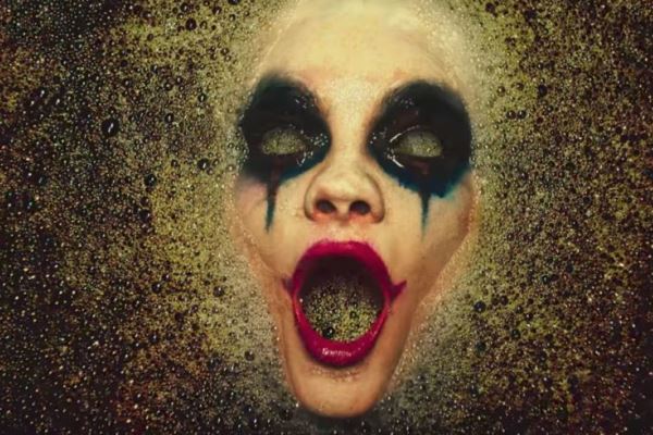 Серіал звертається до темній стороні », - поділився актриса Біллі Лурд, відома по роботі над картиною «Королева крику»