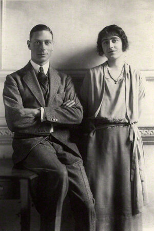 Єлизавета прийняла пропозицію Берті, майбутнього короля Георга VI, з третьої спроби