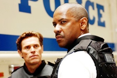 У самому центрі Нью-Йорка на Манхеттені серед білого дня відбувається дивне пограбування банку під керівництвом досвідченого злочинця Далтона