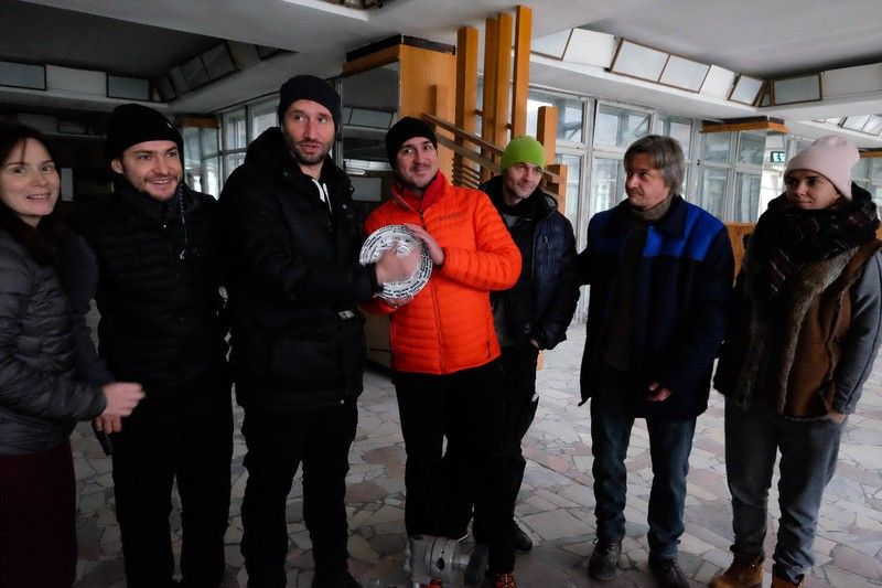 Дата виходу проекту на великі екрани невідома, зйомки «Сторожа» повинні завершитися в цьому місяці