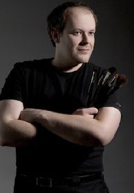 Петро Лукеш (Фото: Архів Петра Лукеш)   Ми говоримо сьогодні про те, як Чехія реагує на світову моду, як пристосовує під себе прет-а-порте, і що будуть носити цієї весни в Чехії, а також - як будуть фарбуватися