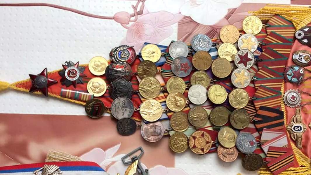 Напередодні святкування Дня Перемоги Роскомнадзор заблокував понад 20 сайтів, через які продавалися ордена і медалі Великої Вітчизняної війни