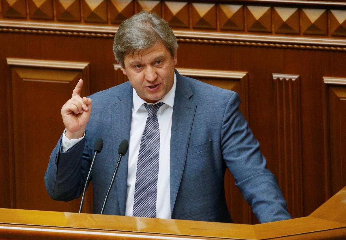 За словами екс-міністра, одного разу йому принципово влаштували порку в парламенті, заваливши необхідні Мінфіну законопроекти
