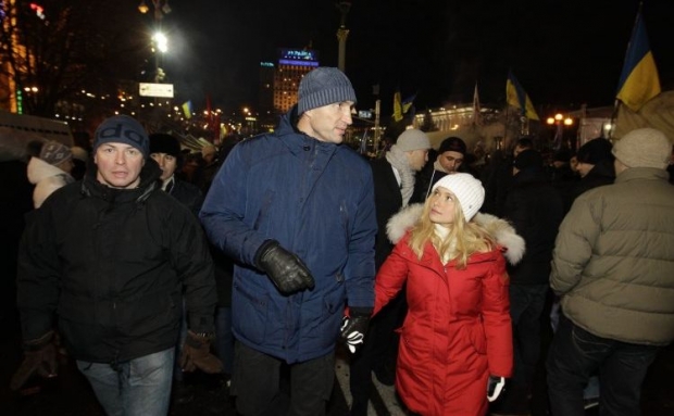 Папарацці підловили Хайден Панеттьєрі на побаченні з невідомим чоловіком