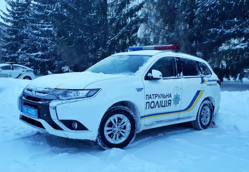 В Україні Кучеренко з подільниками судили за те, що вони шантажем відібрали у чоловіка авто і розібрали його на запчастини, завдавши потерпілому збитки в розмірі 400 тисяч гривень