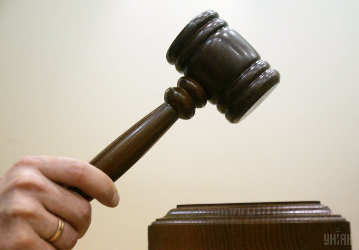 В кінці листопада 2017 року підозрюваний захопив потерпілого на одній з вулиць Одеси, після чого викраденого 47 днів незаконно утримували в приватному будинку в одному з сіл області