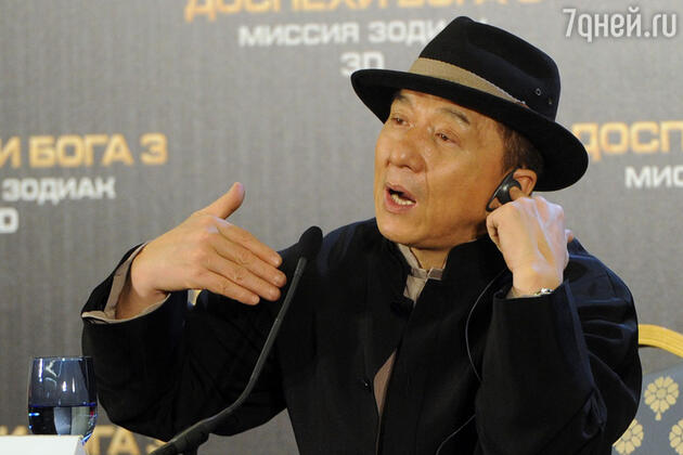 Актор і режисер Джекі Чан під час прес-конференції, присвяченій прем'єрі фільму «Обладунки Бога 3: Місія зодіак»