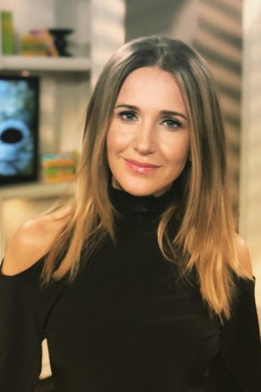 співачки   Юлія Ковальчук   ,   жасмин   і   Юлія Началова   , актриси   Катерина Шпица   ,   Ірина Медведєва   і   Анастасія Макєєва   , хореограф   Алла Духова   , провідні   Лариса Вербицька   ,   дана Борисова   і   Вікторія Лопирьова   , балерина   Анастасія Волочкова   і телезірка   Дарина Пинзарь   колись приїхали в Москву з різних куточків країни і змогли домогтися великого визнання і по праву стали москвичками
